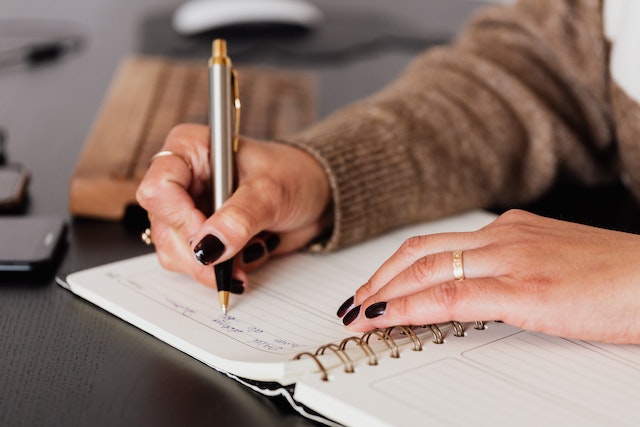 FOOD JOURNALING FOR IBS: UNLOCKING TRIGGERS AND ENHANCING WELL-BEING